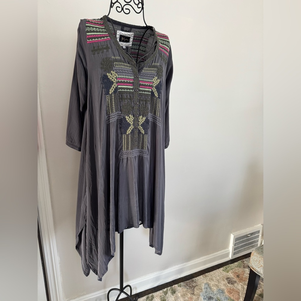 Embroidered Gray V-Neck Tunic Top with Pink & Olive Accents
